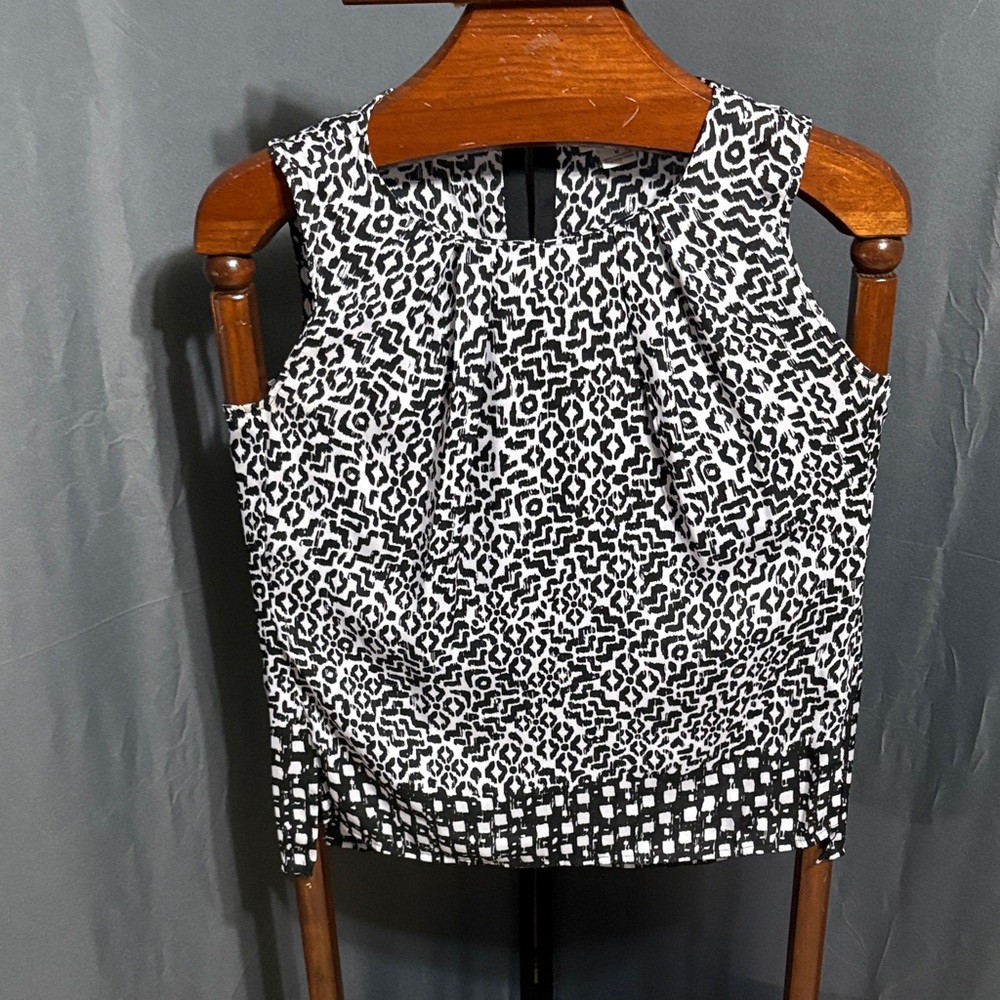 Liz Claiborne Black and White Patterned Blouse